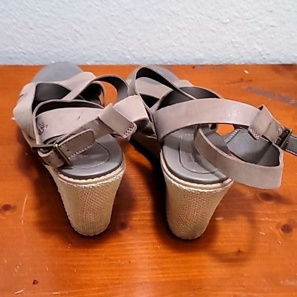 TIMBERLAND DANFORTH EARTH KEEPERS ANKLE STRAP WEDGE SANDAL BEIGE SIZE 11 - Picture 3 of 9